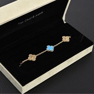Van Cleef & Arpels fashion Clover bracelet